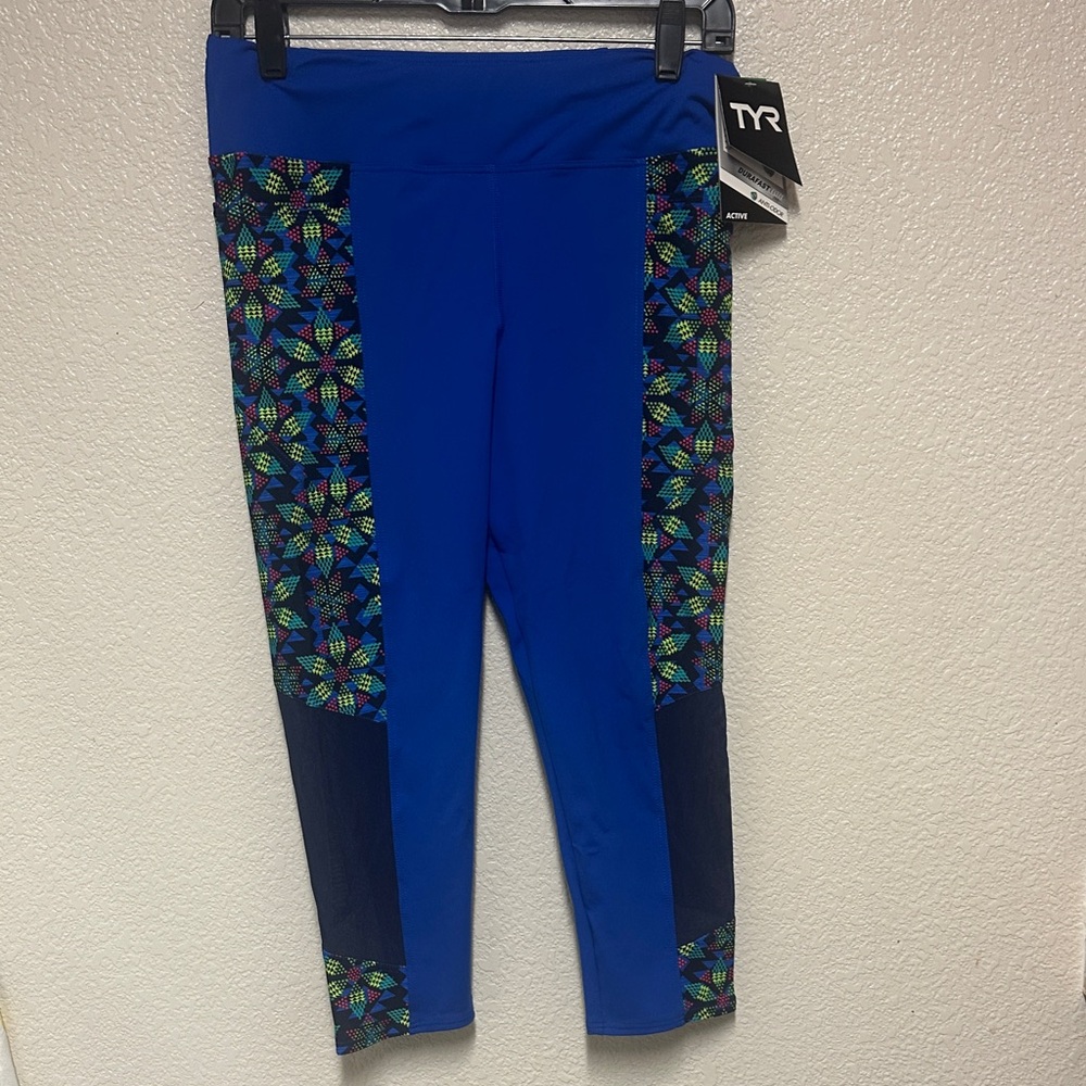 NWT TYR Cropped Blue Leggings with mesh panels Size Medium (circa 2014)